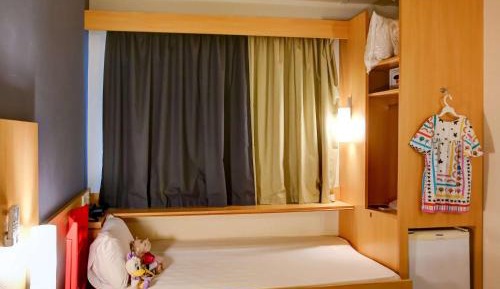 Standard Double Room with One Child Extra Bed