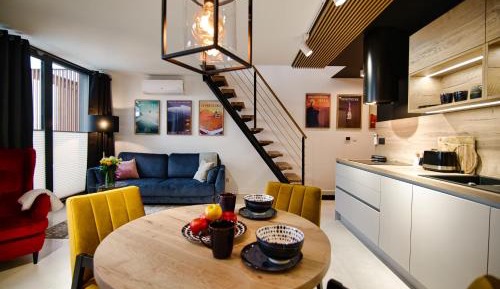 Apartment with Lake View