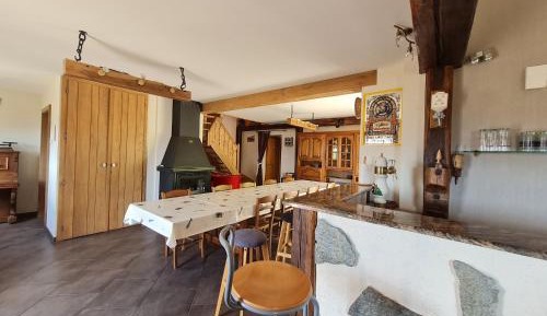 Holiday Home (8 Adults)