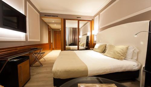 Large Double Room