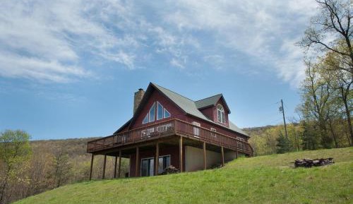 Three-Bedroom Holiday Home 