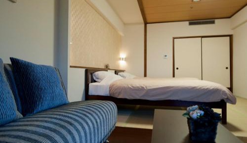 Japanese-Style Room with Beds with Shared Bathroom