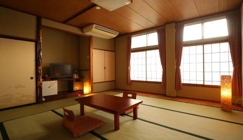 Economy Quadruple Room with Shared Bathroom
