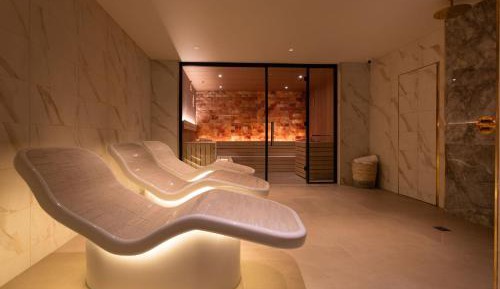 Club Twin Room