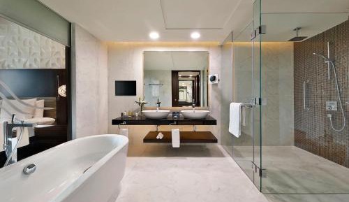 Junior King Suite with Balcony