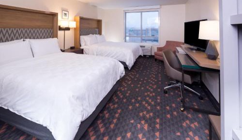 Standard Queen Room with Two Queen Beds and Roll-In Shower - Mobility Access