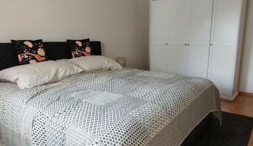 One-Bedroom Apartment with Bath