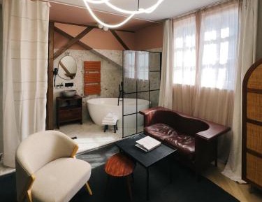 Deluxe King Room