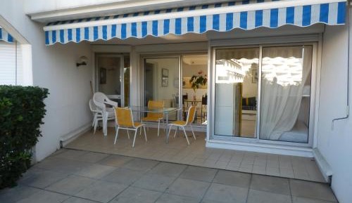 One Bedroom Apartment with an Alcove