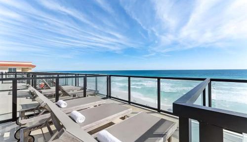 Six-Bedroom Holiday Home