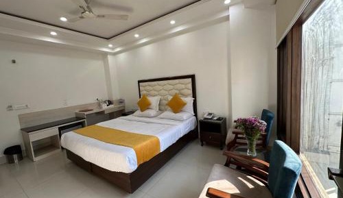 Deluxe Double Room with Balcony