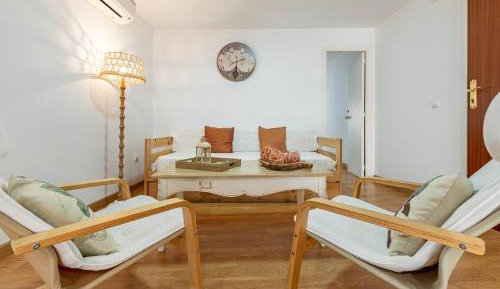 One-Bedroom Apartment (3rd floor)