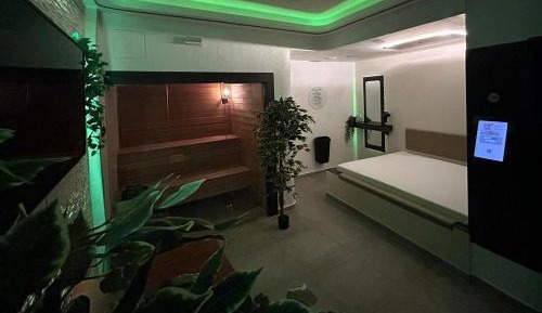 Suite with Sauna