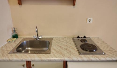 Studio (2 Adults)