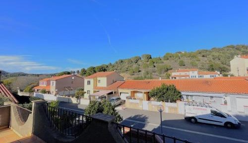 Villa (8 Adults)