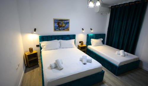 Deluxe Family Room