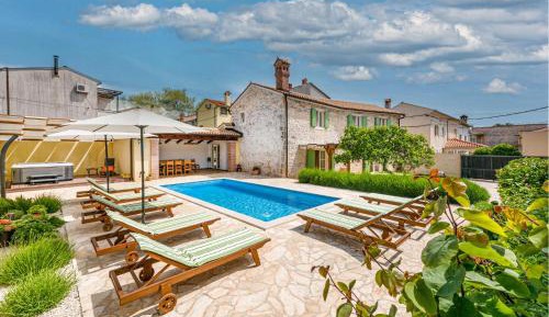 Four-Bedroom Holiday Home