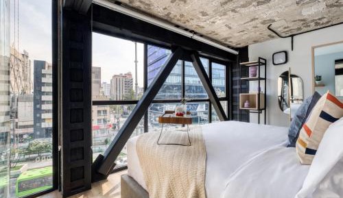 Urban One-Bedroom Apartment
