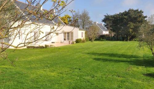 Holiday Home (9 Adults)