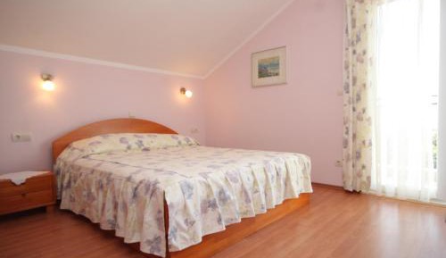 One-Bedroom Apartment with Balcony and Sea View