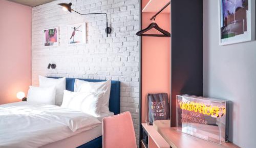 Large Double Room - "Urban Space"