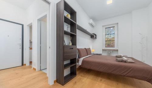 Superior One-Bedroom Apartment with Balcony