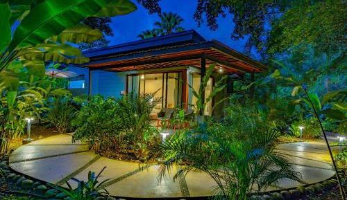 Deluxe Quad Bungalow with Spa