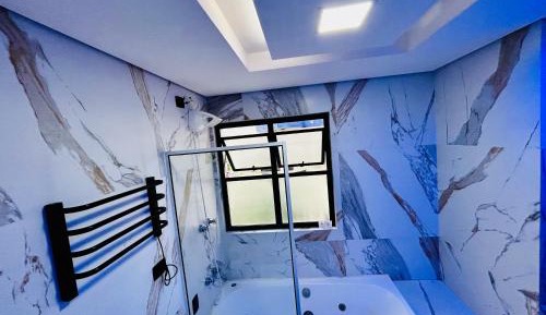 Deluxe Suite with Spa Bath