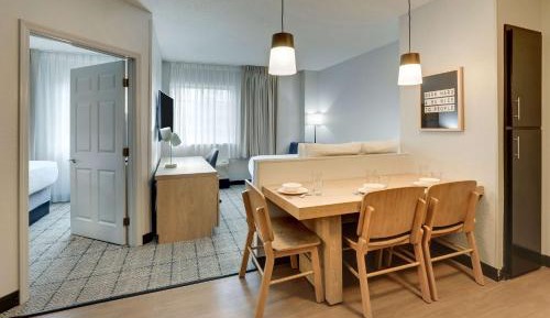 One-Bedroom Suite-King and Queen Bed Hearing Accessible