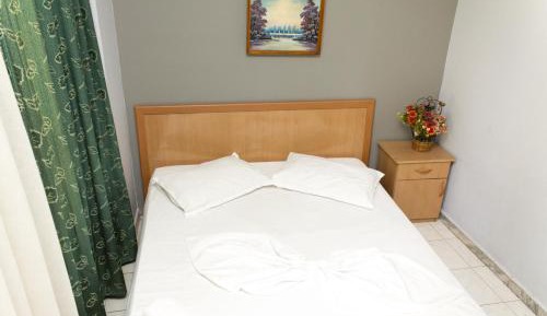 Standard Double Room with Shared Bathroom