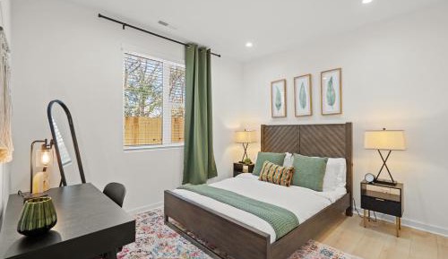 Deluxe Queen Room