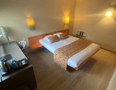 Deluxe Room (1 adult + 1 child)