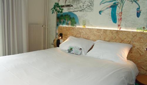 Two adjacent Double and Twin Rooms