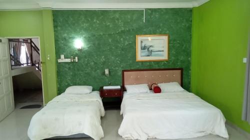 Deluxe Family Room