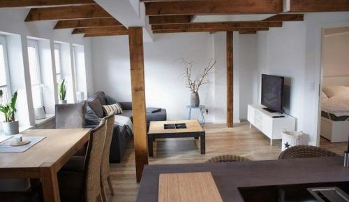 One-Bedroom Apartment with Shower