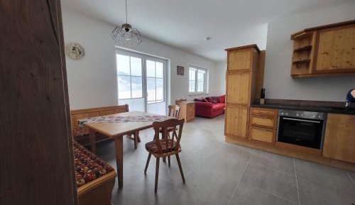 Apartment with Mountain View