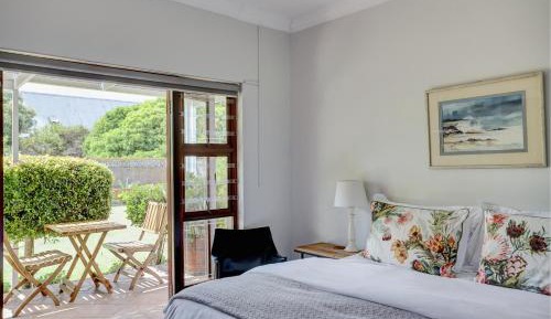 Deluxe Double or Twin Room with Garden View