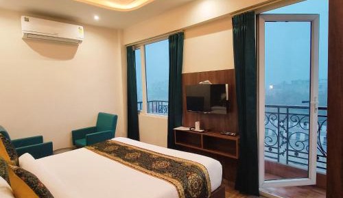 Queen Room with Balcony