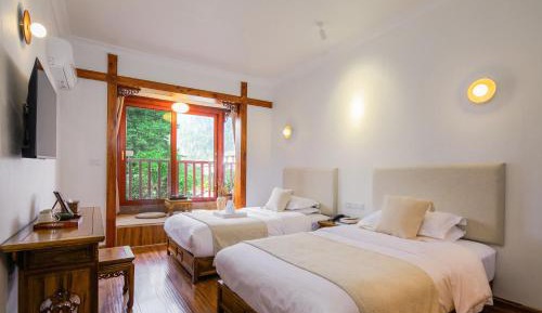 Twin Room with Mountain View