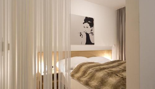 One-Bedroom Apartment with Balcony TOP 29
