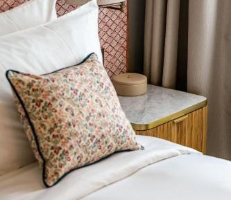 Heritage King Room