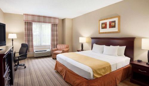 King Suite with Whirlpool
