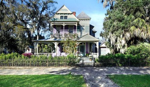 Four-Bedroom Deluxe Home - Oceanfront