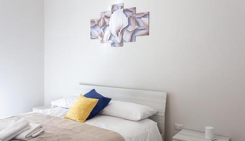 Basic Triple Room with Shared Bathroom