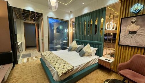 Deluxe King Room