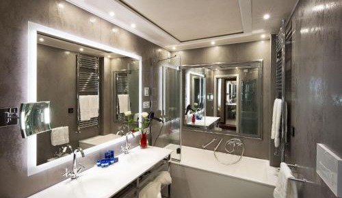 Deluxe Double or Twin Room with City View
