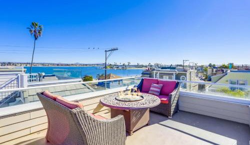 Three-Bedroom Holiday Home 