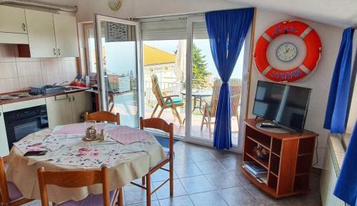 One Bedroom Apartment with Sea View