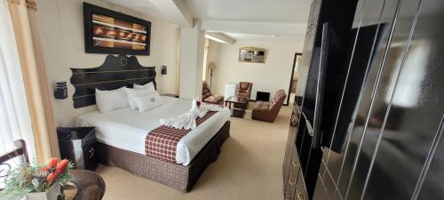 Deluxe Suite with Spa Bath