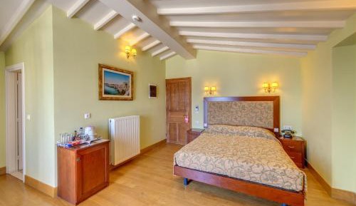 Superior Suite with Balcony and Sea View
